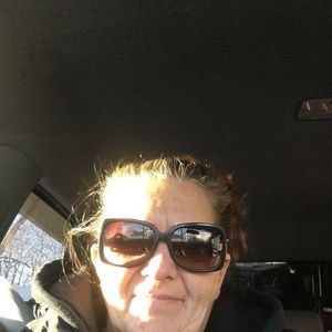 Meet your Posher, Deena